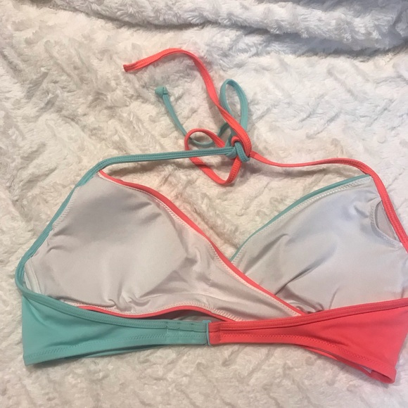 Pink VS Bikini Top - Picture 2 of 4